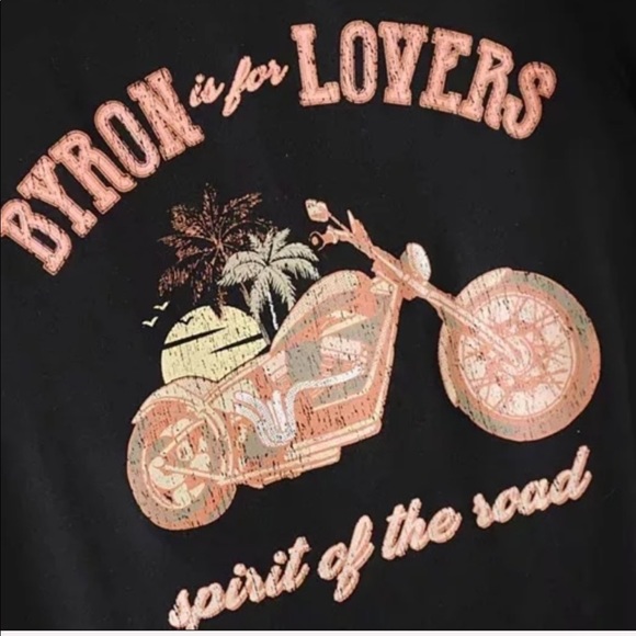 Byron Is For Lovers Graphic Tee - Picture 5 of 5